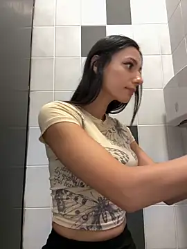 Snapshot of _MiaQueen_ chatting on 26, 9, 2025 MiaQueen online show from 26, 9, 2025