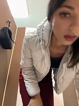 Snapshot of _MiaQueen_ chatting on 31, 10, 2025 MiaQueen online show from 31, 10, 2025