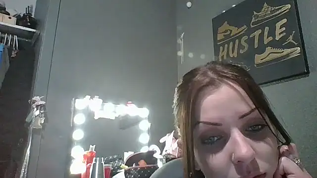 Snapshot of Justjennyy chatting on 18, 12, 2025 Justjennyy online show from 18, 12, 2025