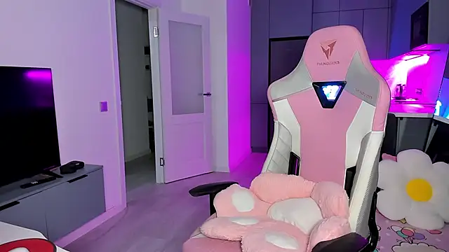 wow lovie online show from 10, 3, 2026