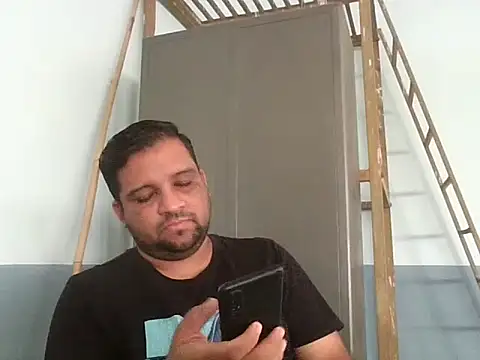 Snapshot of dhruv_love chatting on 8, 5, 2026 dhruv love online show from 8, 5, 2026