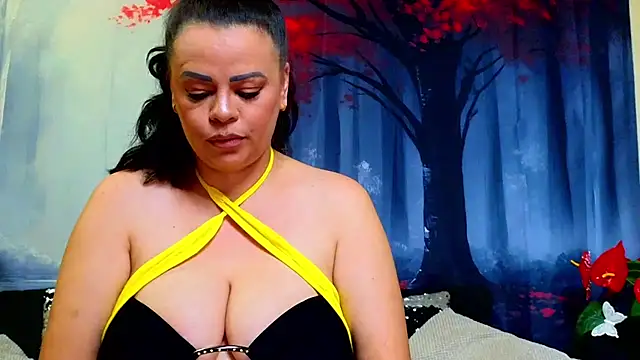 Snapshot of ElizabethEven chatting on 2, 12, 2025 ElizabethEven online show from 2, 12, 2025