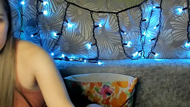 MaggieCake online show from 15, 2, 2025