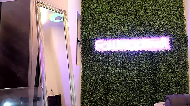 Snapshot of realhotfallingdevil chatting on 6, 12, 2024 realhotfallingdevil online show from 6, 12, 2024