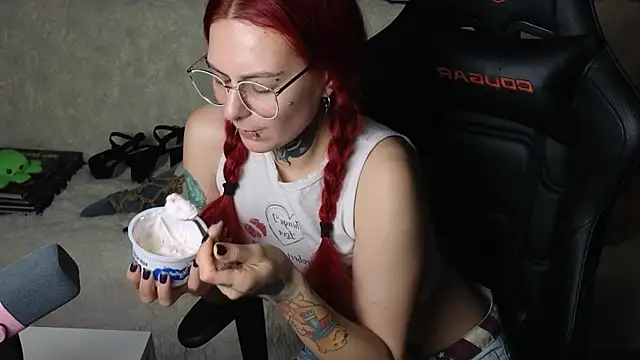 Ginger Stay online show from 27, 11, 2025