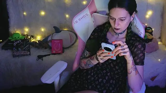 Ginger Stay online show from 9, 4, 2026