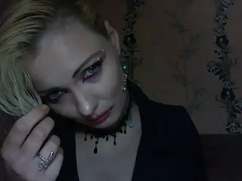 WildMissNiks online show from 27, 5, 2026