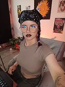 Snapshot of Raventh_ chatting on 16, 7, 2026 Raventh online show from 16, 7, 2026