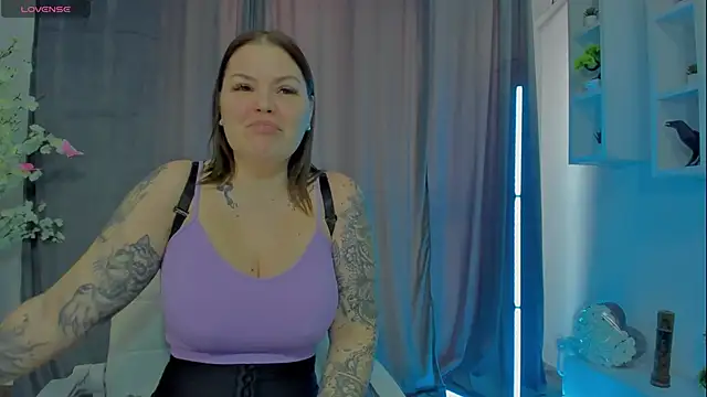 Raven Luna online show from 10, 1, 2025