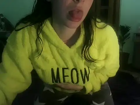 Snapshot of AngelTough20 chatting on 20, 2, 2025 AngelTough20 online show from 20, 2, 2025