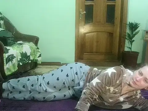 Snapshot of AngelTough20 chatting on 12, 3, 2025 AngelTough20 online show from 12, 3, 2025