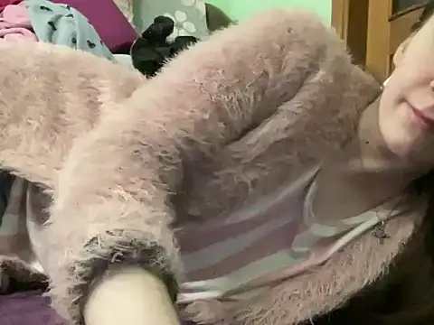 Snapshot of AngelTough20 chatting on 18, 10, 2025 AngelTough20 online show from 18, 10, 2025