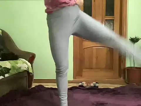 Snapshot of AngelTough20 chatting on 28, 11, 2025 AngelTough20 online show from 28, 11, 2025