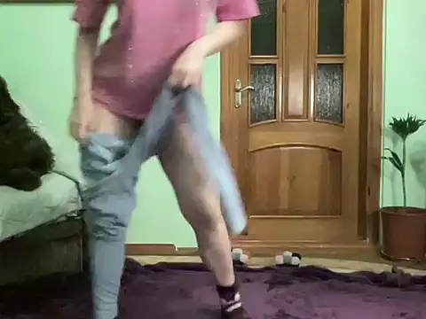 Snapshot of AngelTough20 chatting on 15, 12, 2025 AngelTough20 online show from 15, 12, 2025