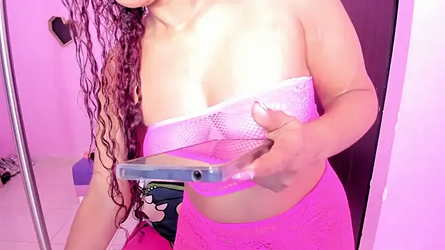 MATURE WHOR33 online show from 13, 1, 2026