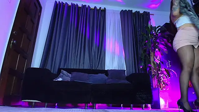Snapshot of Aliciawonderxx chatting on 11, 6, 2026 Aliciawonderxx online show from 11, 6, 2026
