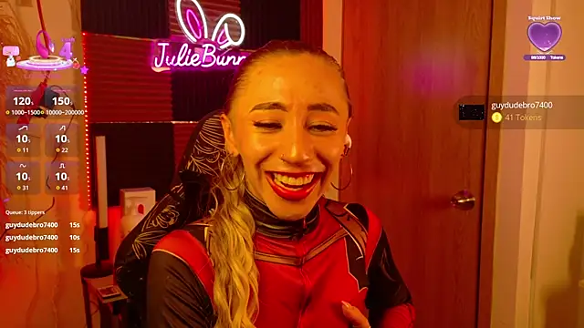 Snapshot of Littlebunny21 chatting on 10, 7, 2026 Littlebunny21 online show from 10, 7, 2026