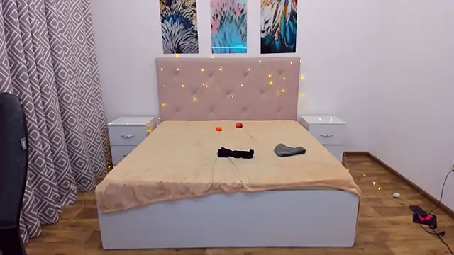 AlexiaDarren online show from 14, 12, 2024