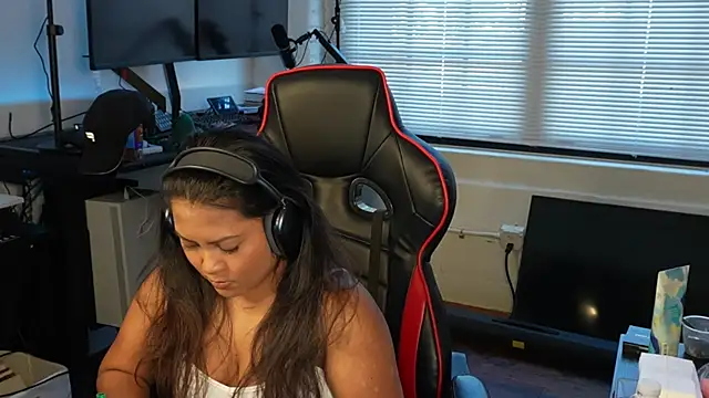 Bubbleliyah online show from 4, 2, 2025