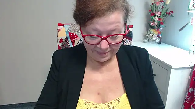 Adelewildx online show from 4, 12, 2024