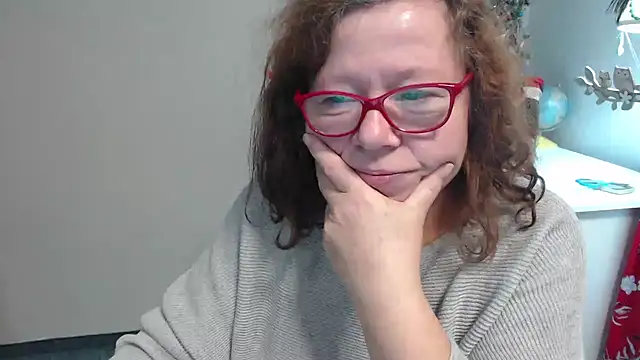 Adelewildx online show from 17, 12, 2024