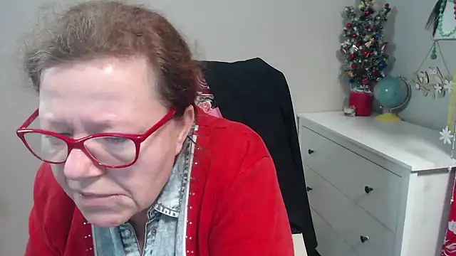 Adelewildx online show from 13, 1, 2025