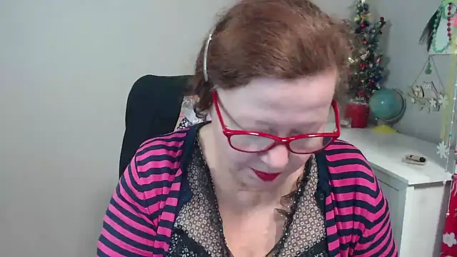 Adelewildx online show from 14, 1, 2025