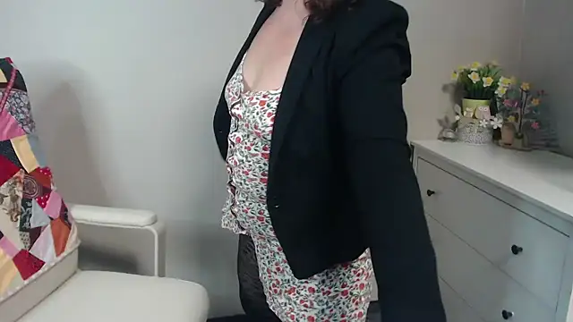 Adelewildx online show from 10, 2, 2025