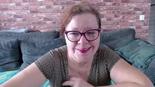 Adelewildx online show from 28, 2, 2025