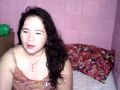 Snapshot of hotpusie_4u chatting on 23, 9, 2025 hotpusie 4u online show from 23, 9, 2025