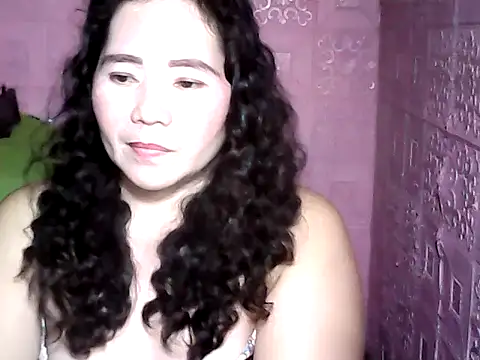 Snapshot of hotpusie_4u chatting on 10, 11, 2025 hotpusie 4u online show from 10, 11, 2025