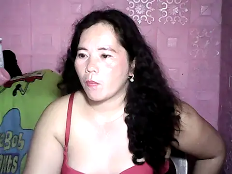 Snapshot of hotpusie_4u chatting on 12, 11, 2025 hotpusie 4u online show from 12, 11, 2025