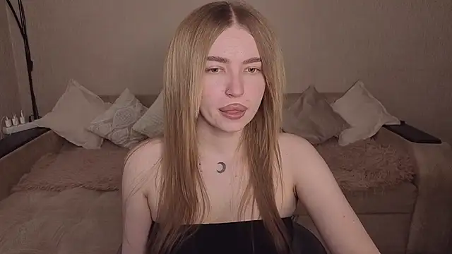 Snapshot of ViolettaLopez chatting on 9, 5, 2026 ViolettaLopez online show from 9, 5, 2026