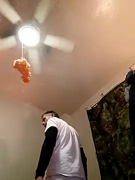 Snapshot of thefire420 chatting on 17, 12, 2025 thefire420 online show from 17, 12, 2025