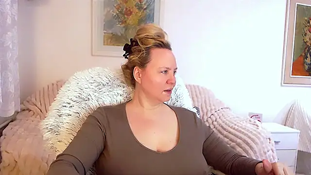 Sarah4you online show from 15, 2, 2025