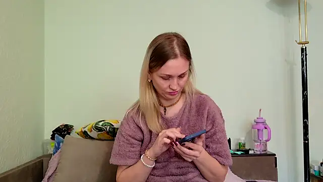ModelEva online show from 17, 4, 2026