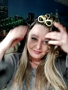 Snapshot of SindiHelen chatting on 3, 2, 2025 SindiHelen online show from 3, 2, 2025
