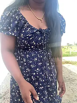 Snapshot of Dhiyapink chatting on 9, 12, 2024 Dhiyapink online show from 9, 12, 2024