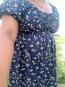 Snapshot of Dhiyapink chatting on 9, 12, 2024 Dhiyapink online show from 9, 12, 2024