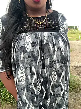 Snapshot of Dhiyapink chatting on 17, 12, 2024 Dhiyapink online show from 17, 12, 2024