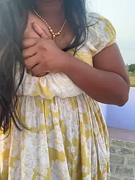 Snapshot of Dhiyapink chatting on 13, 1, 2025 Dhiyapink online show from 13, 1, 2025