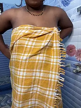 Snapshot of Dhiyapink chatting on 8, 2, 2025 Dhiyapink online show from 8, 2, 2025