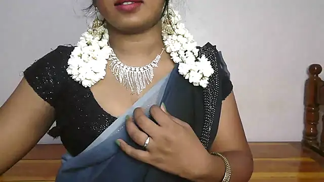 Snapshot of Dhiyapink chatting on 13, 3, 2025 Dhiyapink online show from 13, 3, 2025