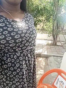 Snapshot of Dhiyapink chatting on 5, 2, 2026 Dhiyapink online show from 5, 2, 2026