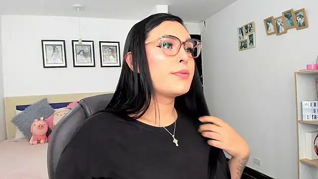 naty pink online show from 16, 4, 2026