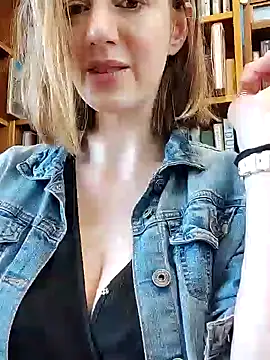 TopsyWilde online show from 10, 2, 2025