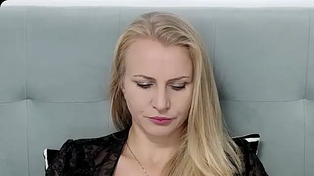 K  Adrienne online show from 18, 9, 2025