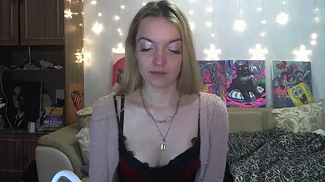 SecretSophia online show from 4, 1, 2025