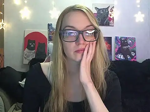 SecretSophia online show from 4, 12, 2025