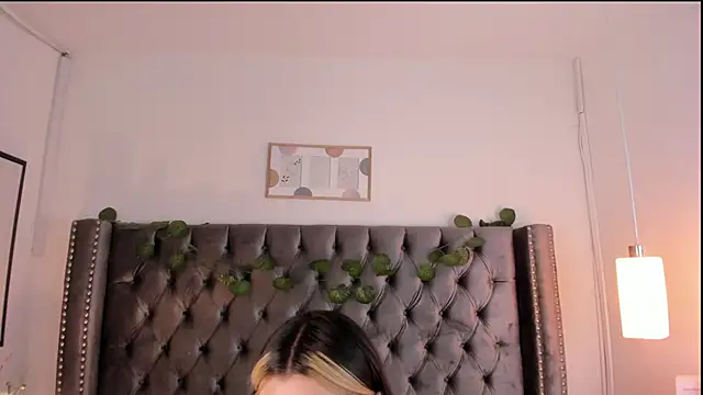 Snapshot of Kim_Blane chatting on 21, 3, 2025 Kim Blane online show from 21, 3, 2025